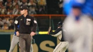 【阪神】グラウンドにジェット風船が飛来　７回裏、打席の嶋村麟士朗が指さしタイムかかる