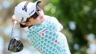 菅楓華、まさかの池ポチャ２発…　髙橋彩華らも池に　史上最短９８Ｙパー３で池ポチャ連発