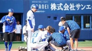 DeNA石上が頭部死球で倒れ込む→途中交代　ハヤテ大石が危険球退場、場内騒然