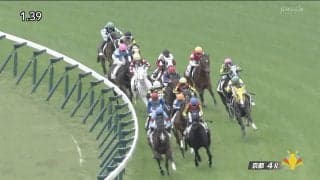 「可愛すぎる！」注目の“おてんば”白毛馬がデビュー！ 父はあの名馬…親譲りの“じゃじゃ馬全開”にファン歓喜「応援したい」