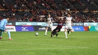 【Ｊ２札幌】３-０快勝ムード→まさかの３-３→後半ＡＴサフォの来日初ゴールで１０年ぶり６連勝　ヒーロー涙で「この日が来てくれて、すごくうれしい」