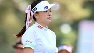 河本結が単独首位で後半へ　金沢志奈、荒木優奈が１差２位追走　吉田鈴らが３差４位の大混戦
