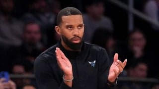 プレーオフ進出まであと1勝に迫ったホーネッツがチャールズ・リーHCと延長契約