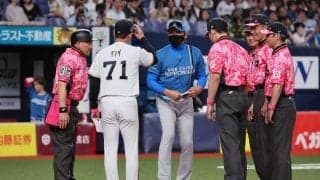 【オリックス】サプライズで岸田監督の誕生日会！？母の日と重なりピンク色のアイテム贈られる