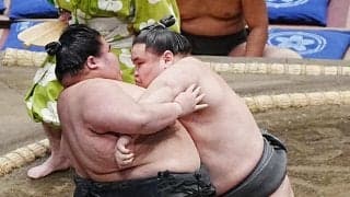 第63代横綱のしこ名継ぐ旭富士、序ノ口デビューから15連勝　三段目で210・3キロ寄り切る