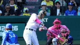 阪神　佐藤輝セ一番乗り２桁１０号「お母さん、いつもありがとう」母の日に新人から６年連続到達　解説「違う角度を持っている」３６試合目で到達→昨季は２７試合目