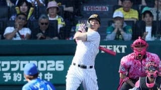 【阪神】佐藤輝明「母の日男」発揮　６回にピンクバットで今季10号ソロ　６年連続の２桁本塁打