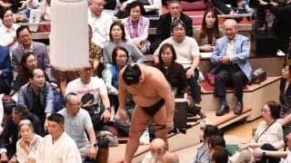「横綱の誇りと力士としての意地を感じた」右足負傷も土俵に頭を下げに戻った豊昇龍の行動に称賛の声