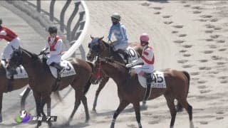 滑り込み3着で「ゴメンネ」連呼…ユニークな馬名の1番人気馬の奮闘シーンが話題に「頑張った」