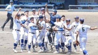 履正社　逆転で１０年ぶりＶ　最大３点ビハインドはね返す　多田監督「勝ち切れたのは収穫」
