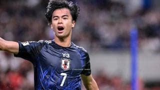 三笘薫にアクシデント発生！｢頼む軽症であってくれ｣仰向けに倒れて顔を覆う姿＆左足太もも裏を押さえての退場シーンにファン懇願！｢心配すぎます…｣