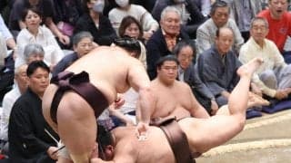 伯乃富士“ラッキーカラー”締め込みで１勝目「いろいろあったので」酒席トラブル＆ケガで占いへ