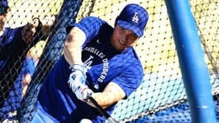 大谷翔平の“屋根直撃特大弾”に騒然　1週間ぶりフリー打撃で柵越え17発…敵軍も熱視線