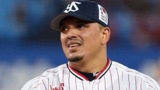 ヤクルト、オスナが野手登板　9回に大差でマウンドへ…140キロに神宮どよめき
