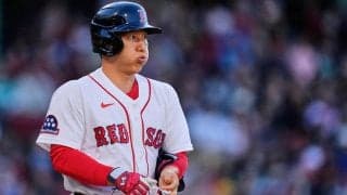 吉田正尚は３打数１安打　第１打席で右脇付近に死球受けるもプレー続ける