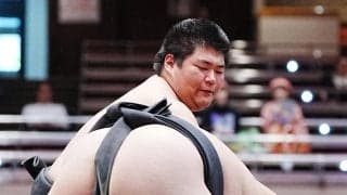 「鉄のような体になれ」と命名された鉄富士が前相撲初勝利