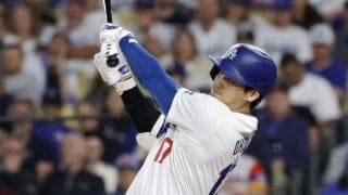 大谷翔平、待望１２戦５３打席ぶり７号勝ち越しソロ　逆方向１２１Ｍ豪快アーチに本拠地ファン大興奮　ベンチの祝福に笑顔見せる　３回１失点の山本由伸を援護