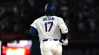 大谷翔平、7号直後に珍しい行動　同僚の祝福に笑顔…米メディア発見「合図を送った」