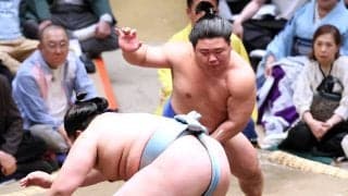 藤ノ川が３勝目　琴勝峰を突き落としで破る　新三役へ好調を維持