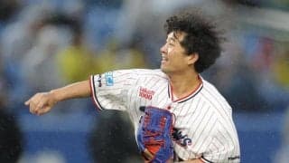 四千頭身・後藤が自虐「僕らが出てきた瞬間ベンチから誰もいなくなったんですけど」シートが敷かれた雨の神宮で異例の始球式　つば九郎が痛烈突っ込みも