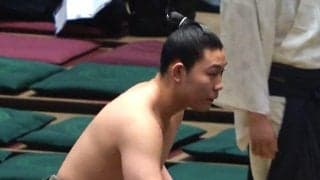 「顔と体の比率がおかしい」「小顔すぎる」188センチの“モデル体型”序二段力士に驚きの声
