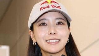「センス抜群！」高梨沙羅のレアな白スカート姿に反響「細い脚なのに筋肉質でかっこいい」「ドキッてしました」