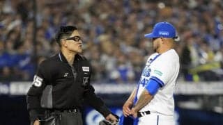 【アクシデント】中日土田龍空のヘルメットに151キロ直撃　DeNAルイーズが危険球退場