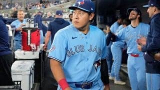 岡本和真に衝撃「一か八のプレー」　“絶体絶命”の場面で…レイズ放送局が称えた特殊能力