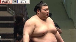 「あたみんキレたの初めて見た」「さすがにキレる」熱海富士、藤ノ川の“一撃”に覚醒？ 激しく寄り倒す