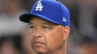 ドジャースがまさか　テオスカーの拙守で同点のランニング本塁打献上　本拠地がブーイング　ベンチでガックリ肩落とし頭抱える→挽回の安打で勝ち越し呼ぶ