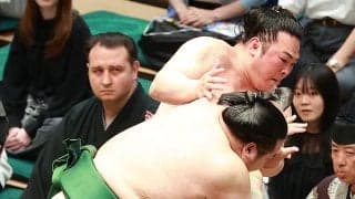 ３年ぶり関取返り咲きの炎鵬、連勝「５」でストップ　東白龍に押し倒されて物言いも軍配通り