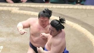 若隆景が５勝目　藤ノ川に頭をつけて１敗死守...前日の初黒星引きずらず