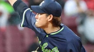 ヤクルト先発・高梨に打球直撃のアクシデント　治療を受けにベンチへ下がるも続投　初回、中日先頭の大島が投手強襲内野安打