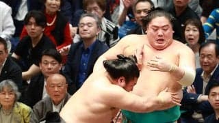一山本くるり一回転…立ち合いでいなされ４敗目も「明日もいきますね」全力の立ち合い継続を宣言