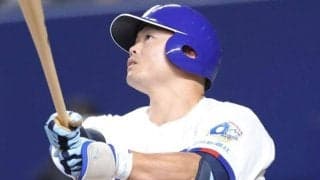 球場騒然！中日・細川が２打席連続死球に怒　マウンドに視線、球審がすぐに駆け寄る　池山監督はベンチで帽子取る