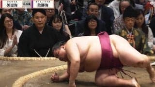 勝利した力士、取組後に異変「怖いねぇ」親方も心配顔「嫌な倒れ方」「一体、どうした」ファン困惑