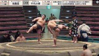 「現役力士よりデカい」花道奥に“ただならぬ”存在感の人物 「貫禄ある」「お元気そうで何より」ファン興奮