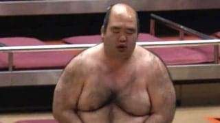 “土俵の妖精”・森麗、23歳差対決で激勝 「ウララが勝った」中日に初日で拍手喝采