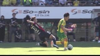 「これは痺れる」「お見事」柴崎岳、フェア過ぎる“変態タックル”にファン衝撃「出遅れたのにノーファウルで奪った」