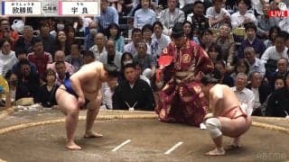 「めっちゃ目立つ」大相撲、溜まり席に存在感“ハンパない”男性著名人の姿 「視線が鋭い」ファン驚き