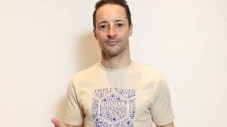 C.ルメール騎手がG1・100勝達成 「CL by C.ルメール」が限定Tシャツを発売