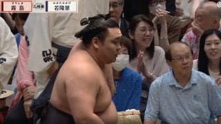 「今日最多49本の懸賞金は…」実況アナも思わず伝えた圧巻光景 霧島が手にした“分厚い束”にファン騒然「凄い量だな」