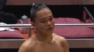 「もの凄い痕跡」「背中が草間彌生」16歳の序二段“イケメン”力士、“背中”の紋様にファン驚き