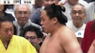 霧島に惜敗の琴栄峰、物言い最中に兄・琴勝峰と感動の光景 心配して歩み寄り…「エモすぎ」「可愛かった」ファンほっこり