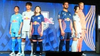 サッカーRB大宮、新ユニホームをお披露目　スピード感を表現