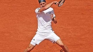  ズべレフ 9年連続で全仏OP初戦突破 