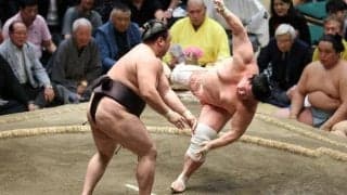 若隆景が霧島との優勝決定戦制し2度目の賜杯　度重なるけが乗り越え