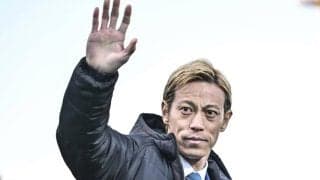 シンガポールで復帰間近の本田圭佑、W杯メンバー発表の裏で哀愁漂う丸メガネ＆猫背姿に反響「Ｗ杯解説待ってます」