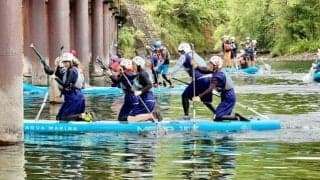 力強く「ヨイショ、ヨイショ」　高知・四万十川でメガサップレース