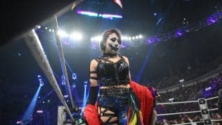 「尊すぎ」米マット“一時離脱中”の日本人美女レスラー、素顔メイクで愛犬と“溺愛2ショット”投稿にファンもメロメロ